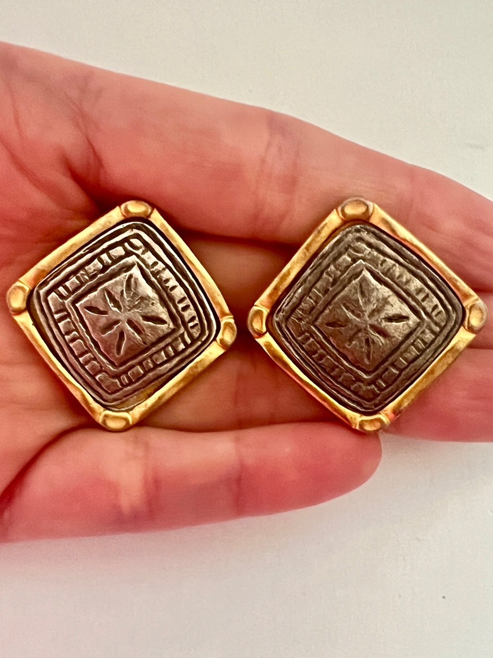 Vintage Chico’s Mixed Metal Pewter & Gold Tone Clip-On Chunky Earrings Diamond